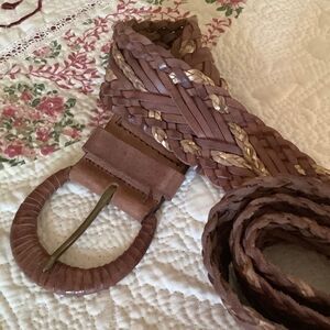 Nine WEST EXCELLENT CONDITION WOMAN TAUPE/GOLD WOVEN LEATHER BELT SIZE M…
